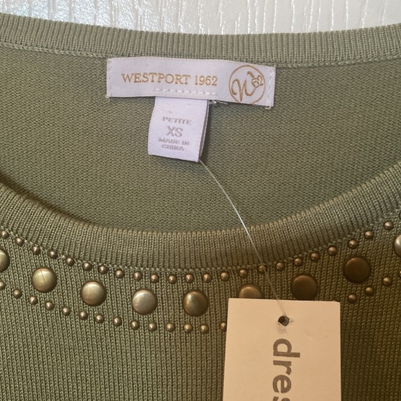 Dress Barn women’s size PXS Cold shoulder long sleeve studded top NWT - Picture 2 of 6